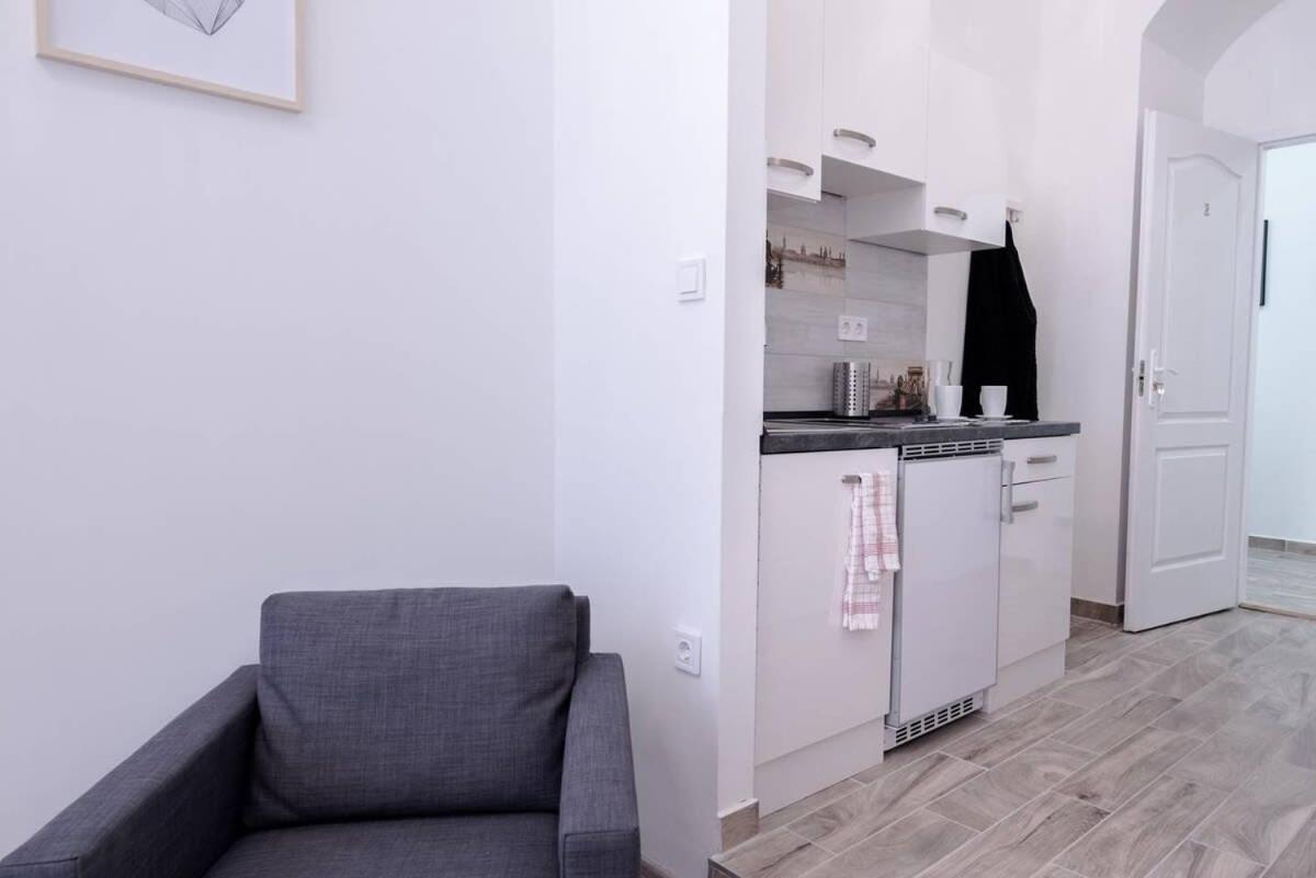 Brand New Studio With Aircon In The Center 부다페스트 외부 사진